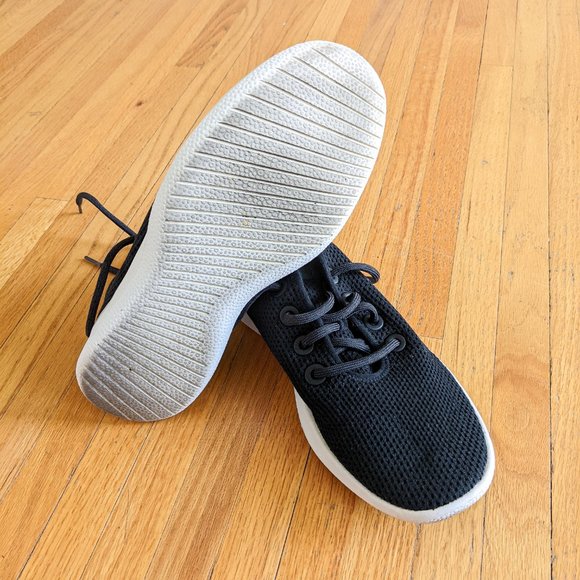 Allbirds Tree Runners Jet Black Shoes, Size 10 - Picture 2 of 5